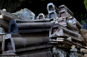 โลงศพในถ้ำของชาวจีน